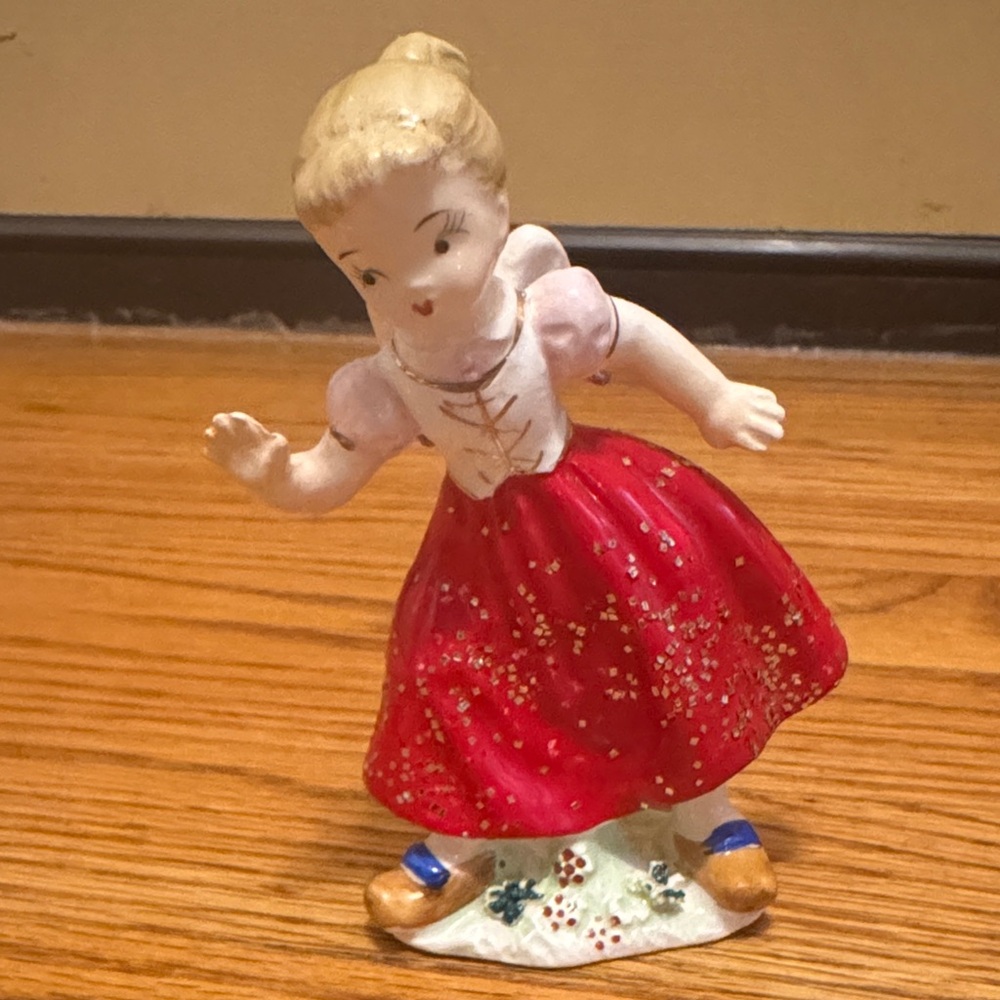 Wales Crown Ceramics Japan Angel Girl red glitter skirt 4.5” tall